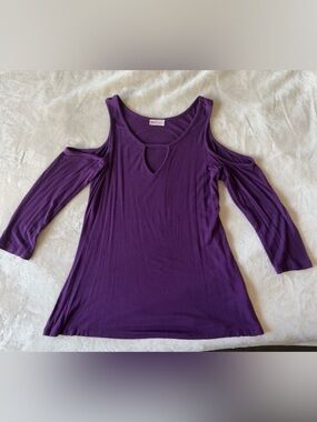 Melody dark purple v neck keyhold cold shoulder 3/4 sleeve blouse size L